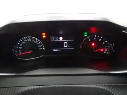 Photo 8 Peugeot 2008  1.5 BlueHDi 110ch S&S Allure