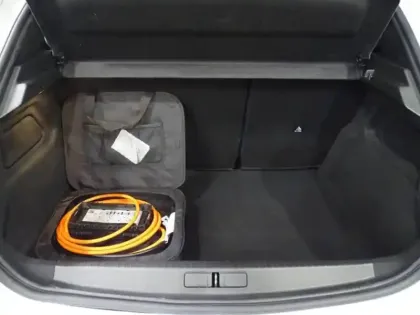 Photo 8 Peugeot 208  e- 136ch GT