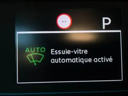 Photo 14 Peugeot 208  e- 136ch Style