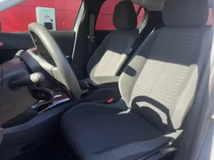 Photo 8 Peugeot 208  e- 136ch Style