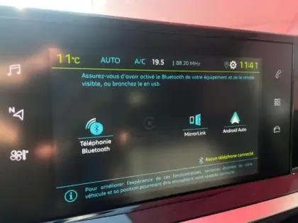 Photo 11 Peugeot 208  e- 136ch Style