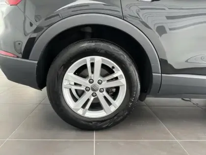 Photo 10 Audi Q3  35 TDI 150ch Design S tronic 7