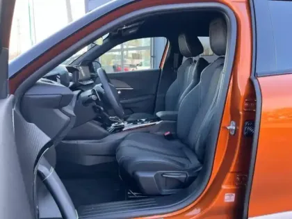 Photo 6 Peugeot 2008  1.2 PureTech 130ch S&S GT EAT8