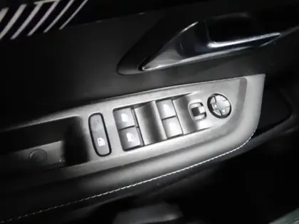 Photo 13 Peugeot 208  1.2 100ch S&S Allure