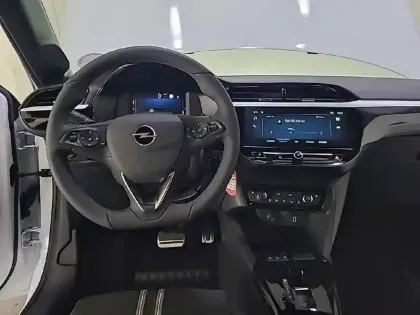 Photo 58 Opel Corsa  1.2 Turbo Hybrid 100 ch e-DCT6