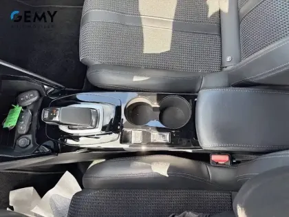 Photo 13 Peugeot 2008  Moteur électrique 136 ch