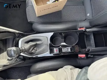 Photo 13 Peugeot 208  PureTech 100 S&S BVM6