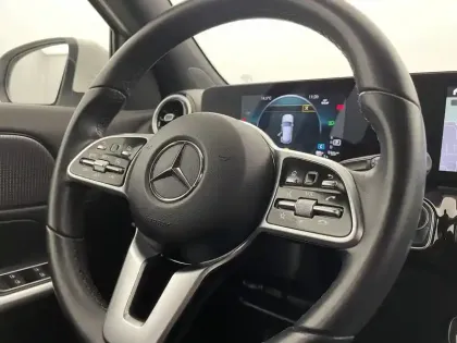 Photo 184 Mercedes GLA  250 e 8G-DCT