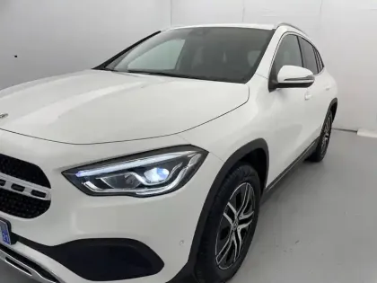 Photo 191 Mercedes GLA  250 e 8G-DCT