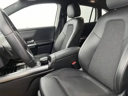 Photo 89 Mercedes GLA  250 e 8G-DCT