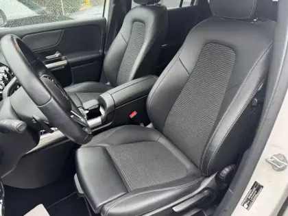 Photo 8 Mercedes GLA  250 e 8G-DCT