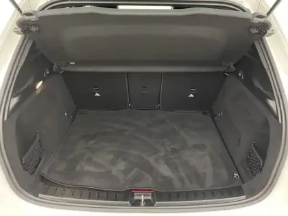 Photo 88 Mercedes GLA  250 e 8G-DCT