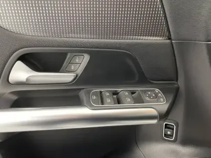 Photo 109 Mercedes GLA  250 e 8G-DCT