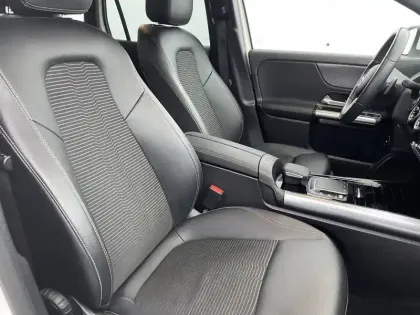 Photo 170 Mercedes GLA  250 e 8G-DCT