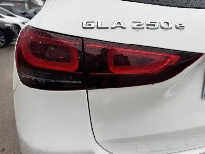 Photo 13 Mercedes GLA  250 e 8G-DCT