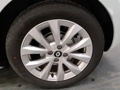 Photo 16 Renault Clio  E-Tech full hybrid 145