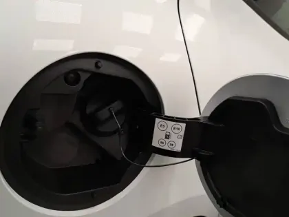 Photo 19 Renault Clio  E-Tech full hybrid 145