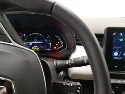 Photo 28 Renault Clio  E-Tech full hybrid 145