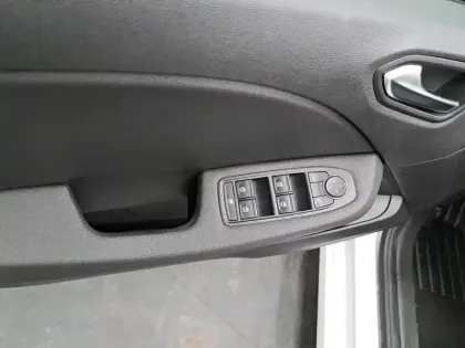 Photo 26 Renault Clio  E-Tech full hybrid 145