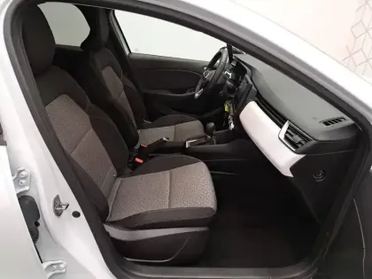 Photo 22 Renault Clio  E-Tech full hybrid 145