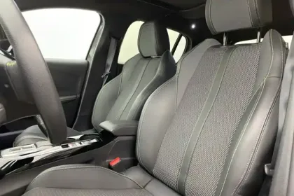 Photo 21 Peugeot 208  Hybrid 100 e-DCS6