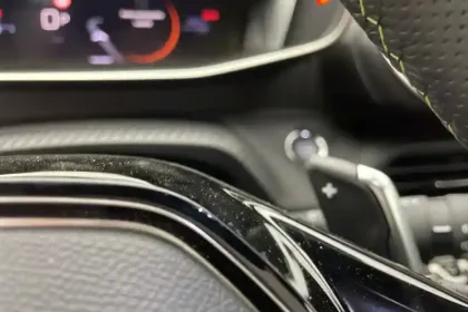 Photo 9 Peugeot 208  Hybrid 100 e-DCS6