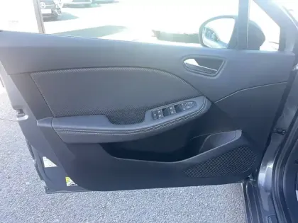 Photo 58 Renault Clio  E-Tech full hybrid 145