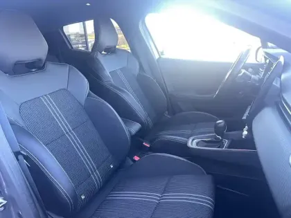 Photo 17 Renault Clio  E-Tech full hybrid 145