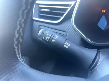 Photo 52 Renault Clio  E-Tech full hybrid 145