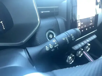 Photo 27 Renault Clio  E-Tech full hybrid 145