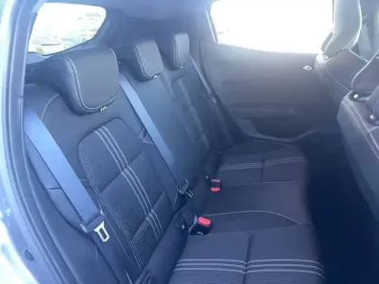 Photo 18 Renault Clio  E-Tech full hybrid 145