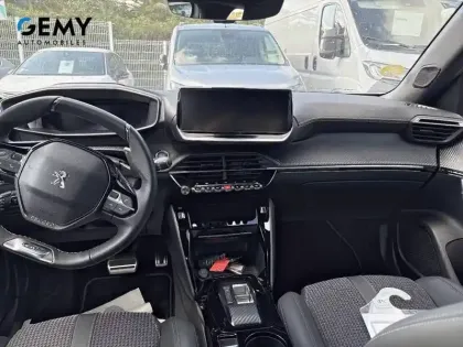 Photo 7 Peugeot 2008  BlueHDi 130 S&S EAT8