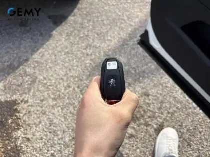 Photo 48 Peugeot 2008 Gén. II Ph1 NG GT 5