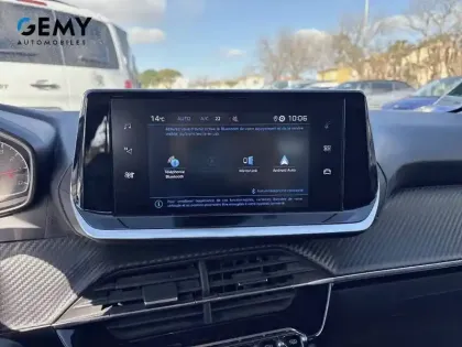 Photo 41 Peugeot 208  PureTech 100 S&S BVM6