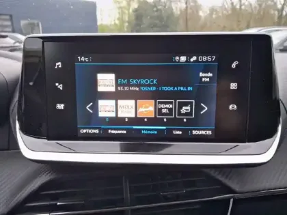 Photo 14 Peugeot 2008  PureTech 130 S&S EAT8