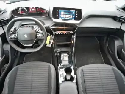 Photo 7 Peugeot 2008  PureTech 130 S&S EAT8