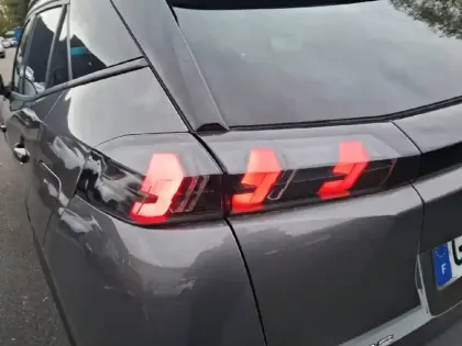 Photo 16 Peugeot 2008  PureTech 130 S&S EAT8