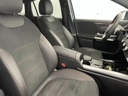 Photo 91 Mercedes GLA  200 d 8G-DCT