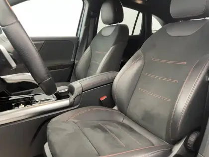 Photo 46 Mercedes GLA  200 d 8G-DCT