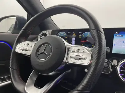 Photo 55 Mercedes GLA  200 d 8G-DCT