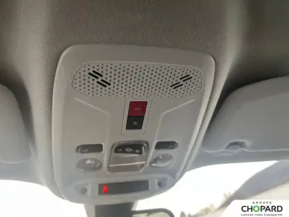 Photo 33 Peugeot 2008  Electrique 136 ch