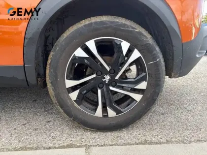 Photo 10 Peugeot 2008  PureTech 100 S&S BVM6