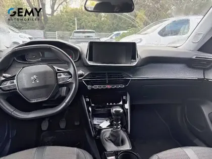 Photo 25 Peugeot 2008  PureTech 100 S&S BVM6