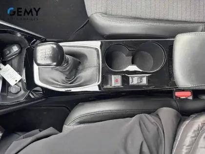 Photo 13 Peugeot 2008  PureTech 100 S&S BVM6