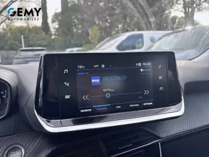 Photo 12 Peugeot 2008  PureTech 100 S&S BVM6