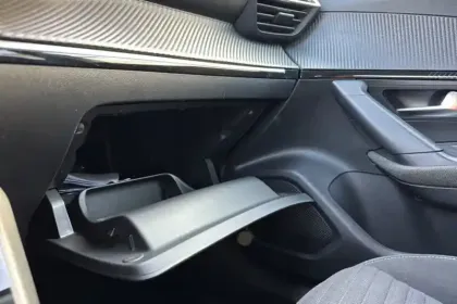 Photo 10 Peugeot 2008  Electrique 136 ch