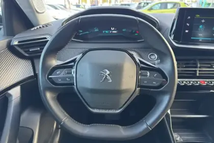 Photo 18 Peugeot 2008  Electrique 136 ch