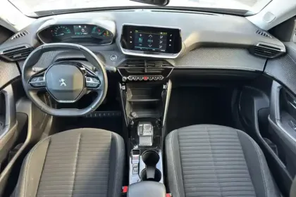 Photo 21 Peugeot 2008  Electrique 136 ch