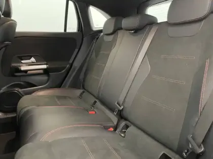 Photo 15 Mercedes GLA  250 e 8G-DCT