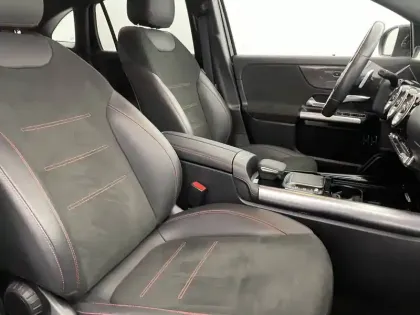 Photo 27 Mercedes GLA  250 e 8G-DCT